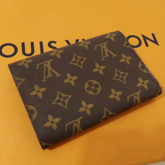 Beautiful louis vuitton monogram prorte tresor - Picture 3 of 15